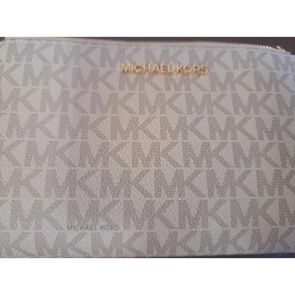 Michael Kors Jet Set Wristlet Vanilla With Signature Logo 35F8GTVWOB